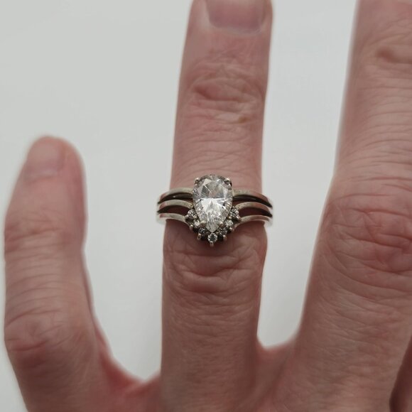 Size 6 Sterling Silver Tarnished Pear Cubic Zirconia Ring A1868 - Picture 5 of 9